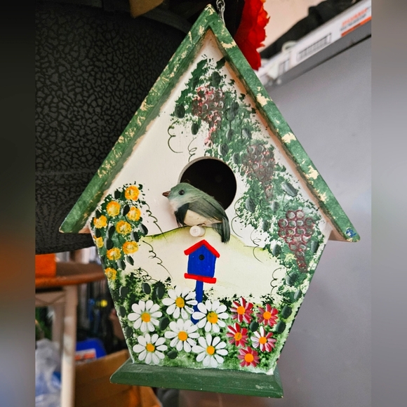 #172 VINTAGE- Decorative Handpainted Birdhouse- Home Decor - Picture 1 of 4
